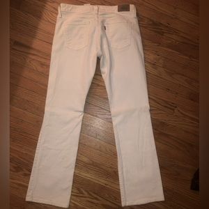 Size 6 Levi’s 545 boot cut low rise WHITE JEANS!!!!
